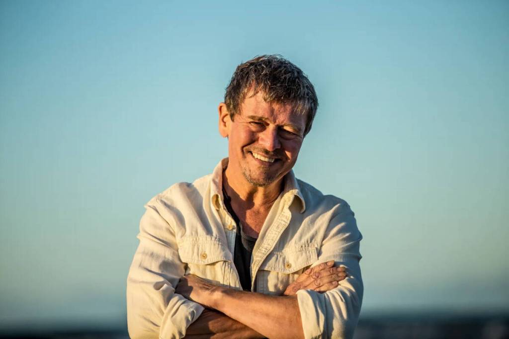 Acclaimed East Coast musician Lennie Gallant and band to play Centre 64