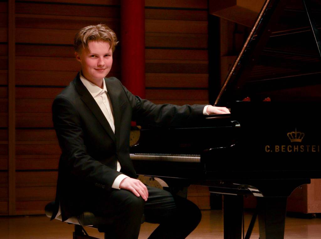 Dallevin Lapaire, winner of the 2026 Rotary Calgary Concerto Competition. (Photo by Derek Lee)